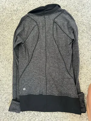 Lululemon jacket thumbnail 2