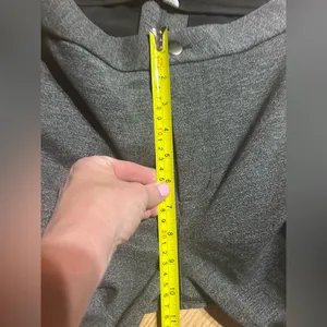 Women’s 6 LuLuLemon athletic button up pants grey thumbnail 7