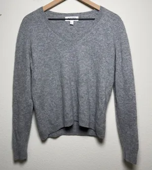 Nordstrom Women 100%‎ Cashmere V-Neck Sweater Large Gray Preppy Minimalist Crop thumbnail 1