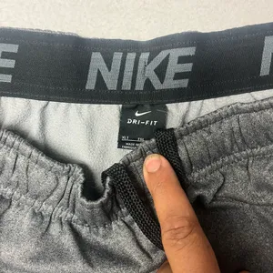 Nike Sportswear Sweatpants Mens xLarge Gray Swoosh Dri Fit Taper Leg Gym Jogger thumbnail 2