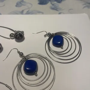 Women’s Lot Of 4 Silver Tone Dangle Costume Earrings Pierced Beaded Mix thumbnail 10