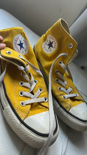 Yellow High-Top Converse thumbnail 4