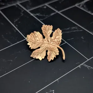 Vintage Brooch Large Fancy Statement Gold Tone Leaf - Fall / Autumn - 2" x 1.5" thumbnail 3