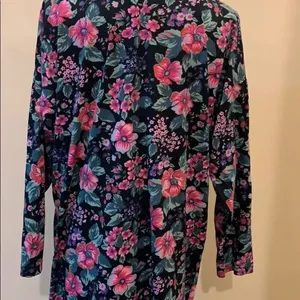 Vintage Gold label Victoria’s Secret sleep shirt thumbnail 3