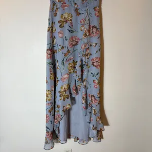 Dress Forum‎ Floral High Low Maxi Dress Surplice Neck Blue Size Medium thumbnail 3