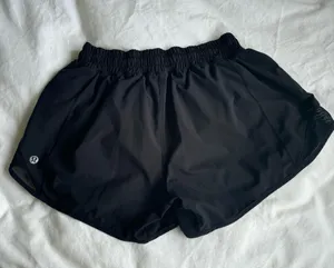 Lululemon Hotty Hot High-Rise Lined Short 2.5" thumbnail 3