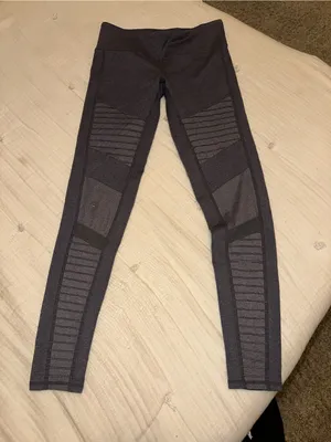 Alo Yoga Moto Full Length Leggings size M thumbnail 4