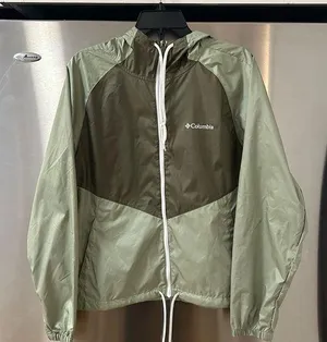 Columbia woman wind breaker thumbnail 1