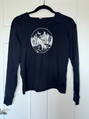 Desert Wolf Long Sleeve Hooded Tee Black thumbnail 1