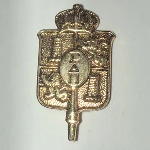 Sigma Delta Pi Coat of Arms Gold Tone Crest Pin thumbnail 3