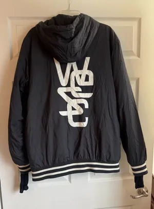 WeSC Jakobi hooded snowboard/ski jacket w/powder skirt and wrist gaiters thumbnail 2