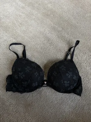 Victoria’s Secret Black Lace Push-Up Bra 32C thumbnail 2