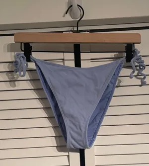 Bikini Bottoms thumbnail 1