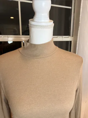 American Eagle Outfitters Lightweight Mock Neck Long-Sleeve Top in Taupe size L. thumbnail 3
