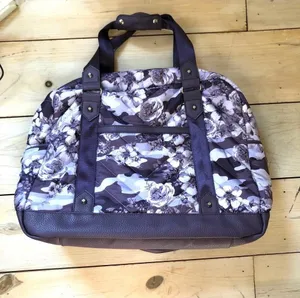 Cynthia Rowley EUC Women's Large Quilted Purple Floral Camo Weekender Bag thumbnail 1