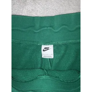 Nike Women's Green Sweats/joggers Fleece Size S Inseam 28 thumbnail 5
