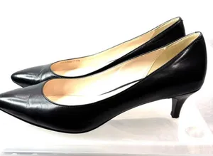 Cole Haan 8.5 Workwear Kitten Heel Black Leather Round-Toe Pumps - Funeral thumbnail 1