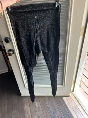Lululemon leopard Align Leggings 25" size 4  thumbnail 2