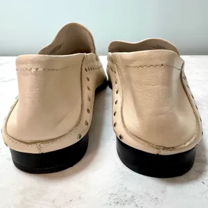 Women's Vince Camuto Jendeya Loafers Size 7 Beige Parchment Silver Studs thumbnail 4