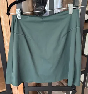 Old Navy Powersoft tennis skirt skort mini active Cavernous forest green shorts thumbnail 1