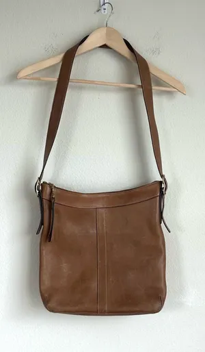 Vintage Coach Legacy 9325 Medium Slim Hobo Duffle Sac Bag in Cognac Leather thumbnail 1