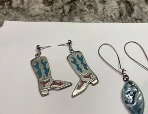 Lot Of 2 Costume Pierced Earrings Mix Dangle Mix - 1 Handmade 1 Cowboy Boots thumbnail 8