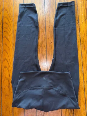 Lululemon Instill High Rise 25” Black Size 6 NWOT thumbnail 1