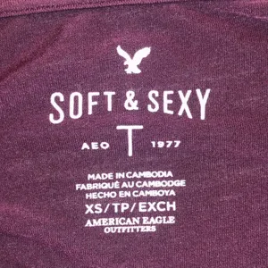 American Eagle nwot self cropped tee thumbnail 3