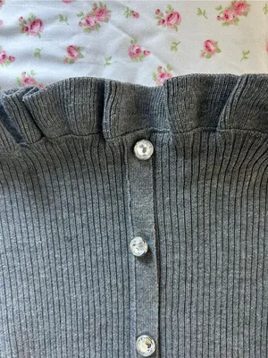 Gray Ribbed Button thumbnail 3