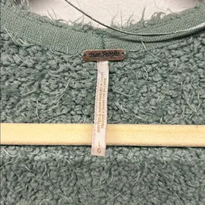 Free People Icing V Pullover Sweater L Green Fuzzy Oversized V Neck Boho thumbnail 4