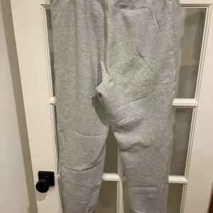 Aritzia TNA Gray Hoodie and Sweatpants Set thumbnail 12