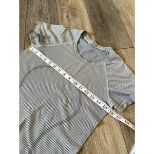 Lululemon Swiftly Tech Short-Sleeve Shirt 2.0 Tempo Stripe White/Black Size 6 thumbnail 6