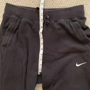 Nike Black Fleece Lined Pants Sweatpants Joggers Size Small Women’s EUC thumbnail 6