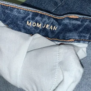 American Eagle Mom Jeans thumbnail 6