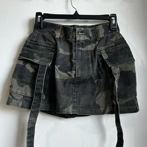 Camo skirt Multiple Size XS thumbnail 1