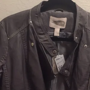 NWT Forever 21 faux leather jacket. thumbnail 6