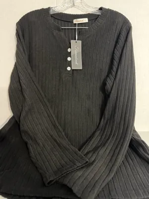 Fantaslook Women's Black Ribbed V-Neck Sweater thumbnail 1