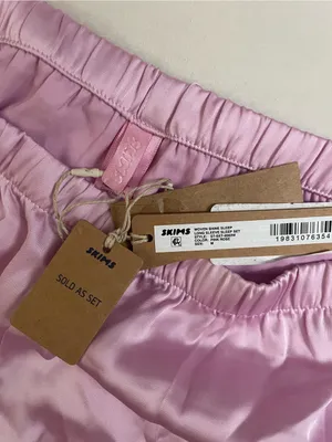 SKIMS Woven Shine Long Sleeve Sleep Set Pajamas Pink Rose Size M NWT thumbnail 5