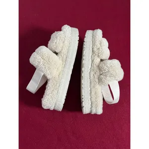 UGG Oh Fluffita Cream/Beige Fur Platform Slides Sandals Womens 10 thumbnail 3