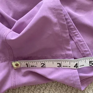 LULULEMON Speed Up Medium Rise Shorts 4” Size 4 Jubilee Purple EUC thumbnail 7
