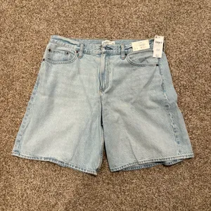 NWT Abercrombie & Fitch Mid Rise Jort | Size: 32 thumbnail 2