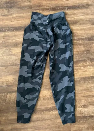 Old Navy Active Joggers thumbnail 2
