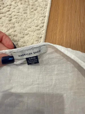 American Eagle White cropped flowy shirt thumbnail 2