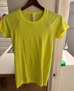 Lululemon Swiftly Tech Short Sleeve thumbnail 1