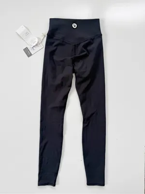 NWT Vuori Chilled Out Leggings in Washed Black XS thumbnail 4