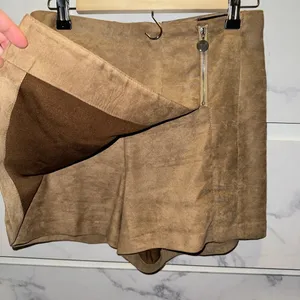 fab'rik Fabric suede skort - skirt shorts thumbnail 4