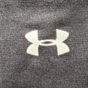Under Armour Tech HeatGear Black V-Neck T-Shirt Large NWT thumbnail 2