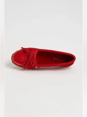 Minnetonka Red Suede Moccasin with Fringe Bow Size 5 thumbnail 4