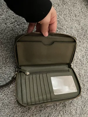 Michael Kors Wristlet Wallet thumbnail 2