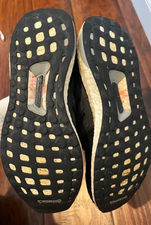 Adidas Black Ultraboost thumbnail 3